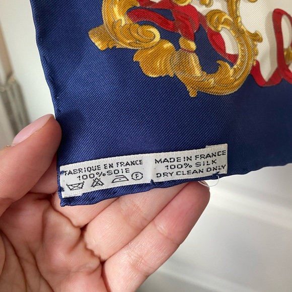 Vintage hermes scarf - Picture 9 of 9